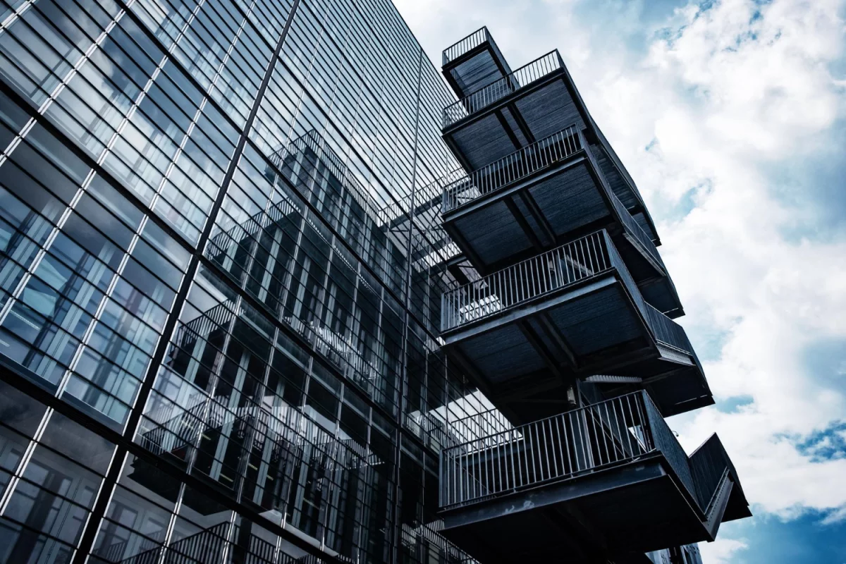 Meble do małych przestrzeni: styl i funkcjonalność w architekturze mikro-mieszkań